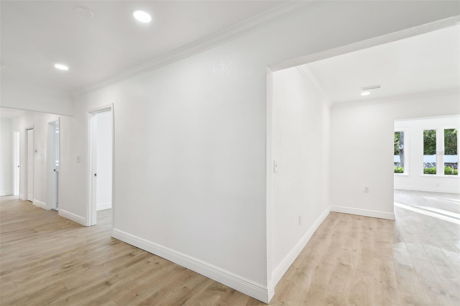 201 S SHORE CREST DR, TAMPA, FL, 33609