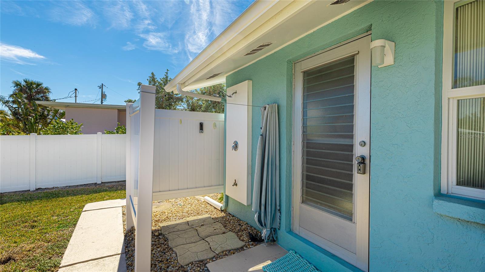 211 84TH ST, HOLMES BEACH, FL, 34217