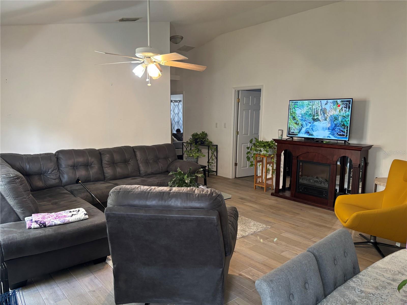 540 E MINNEOLA AVE, CLERMONT, FL, 34711