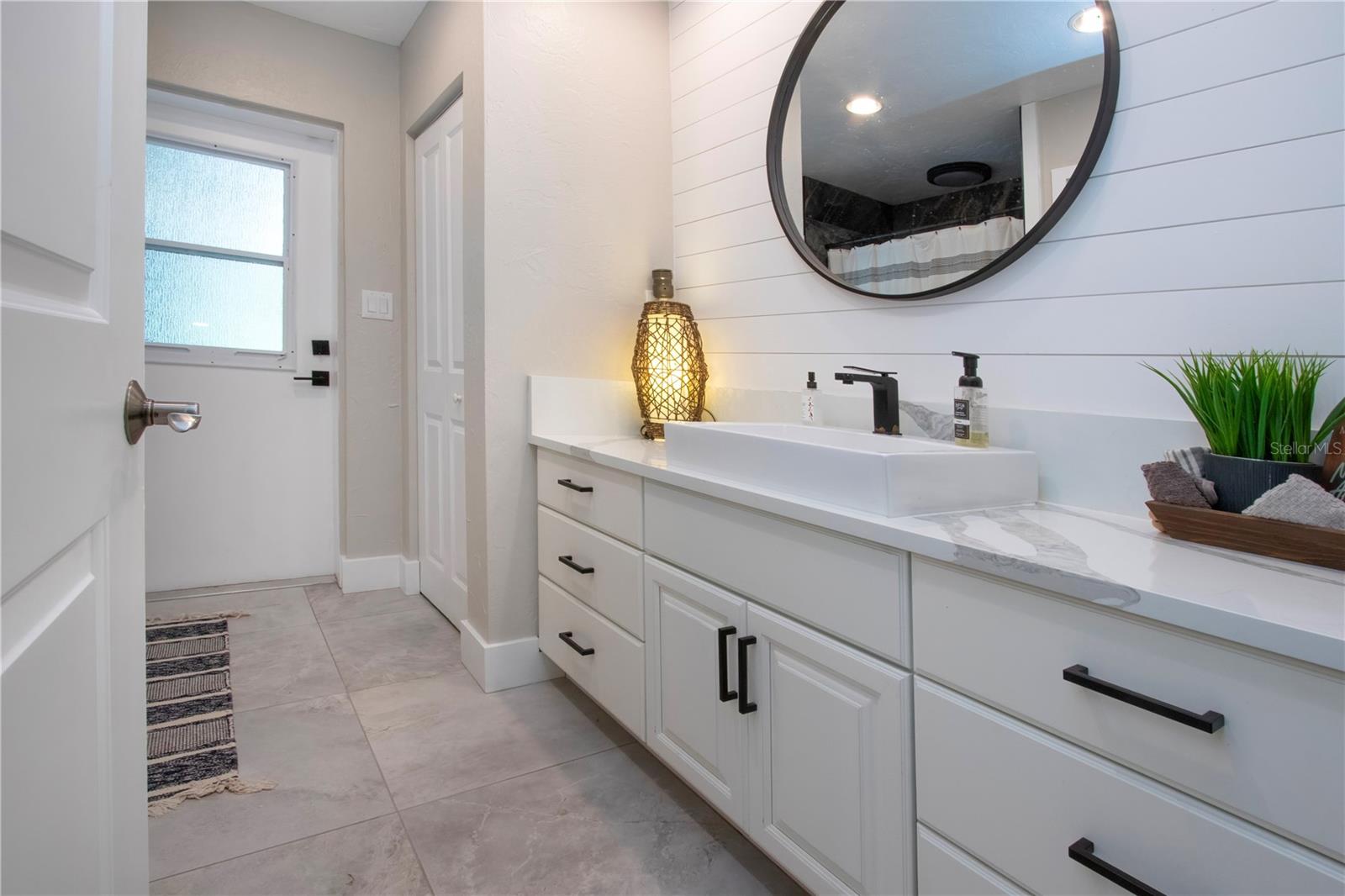 4517 N LAKE DR, SARASOTA, FL, 34232