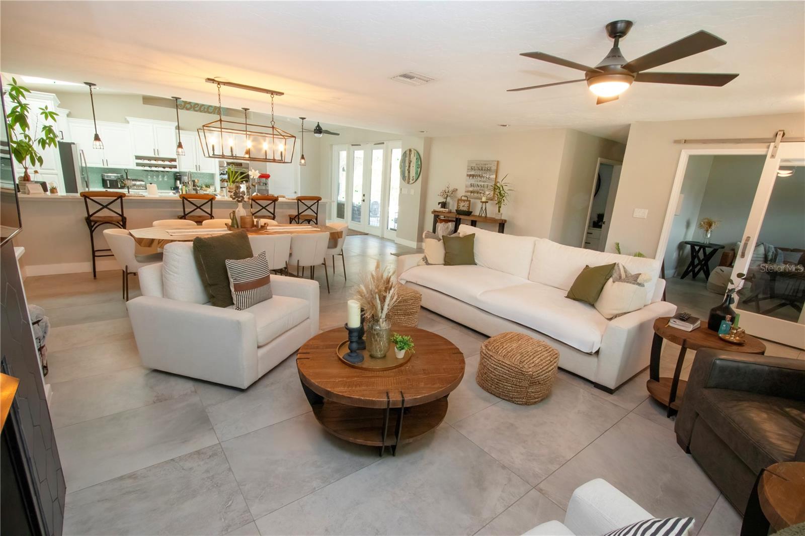 4517 N LAKE DR, SARASOTA, FL, 34232