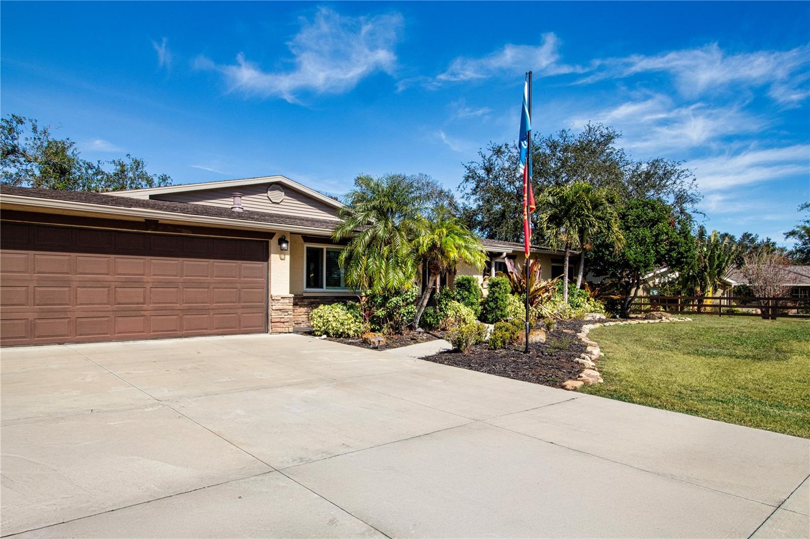 4517 N LAKE DR, SARASOTA, FL, 34232