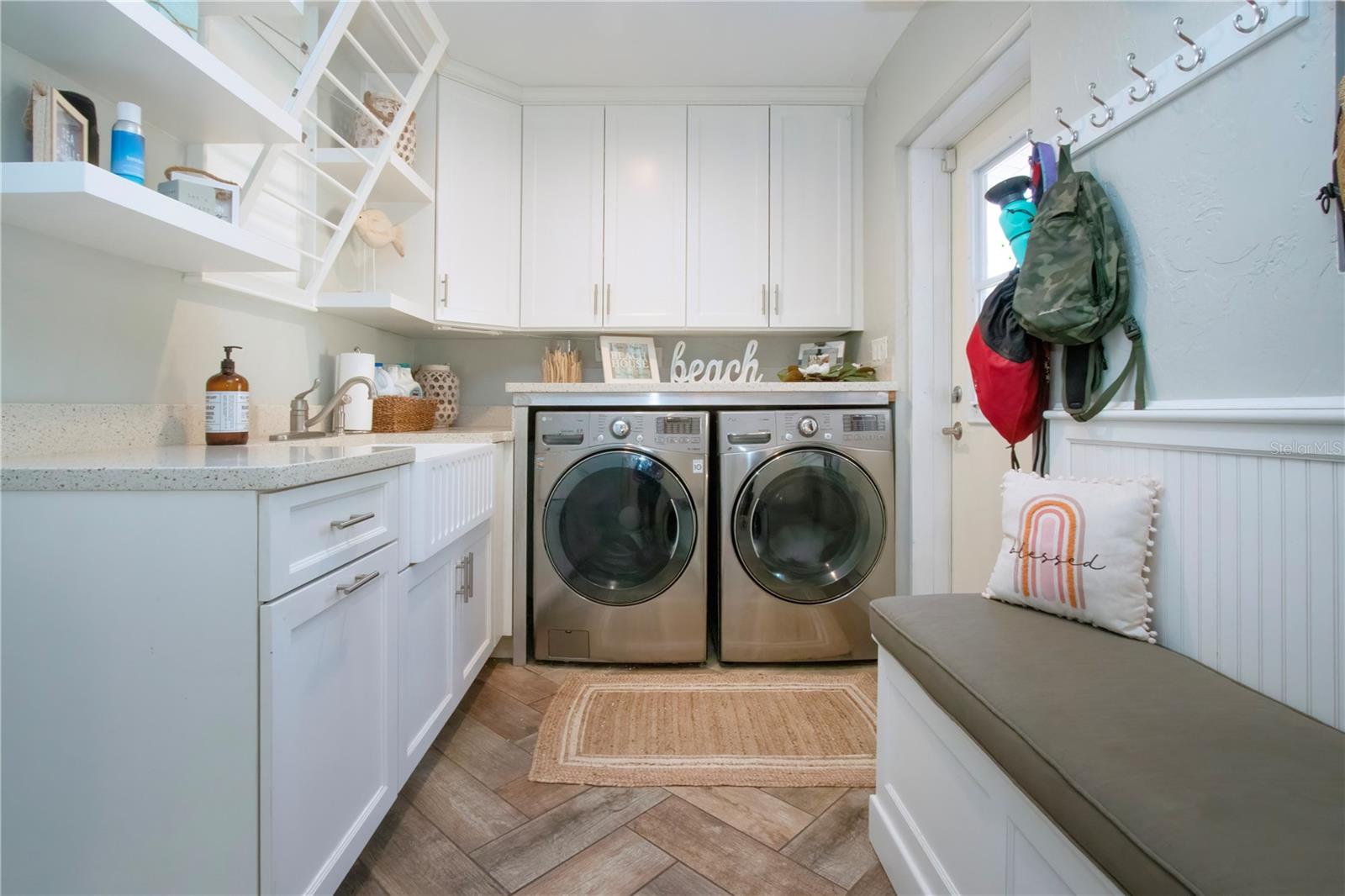 4517 N LAKE DR, SARASOTA, FL, 34232