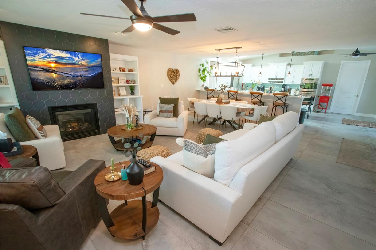 4517 N LAKE DR, SARASOTA, FL, 34232