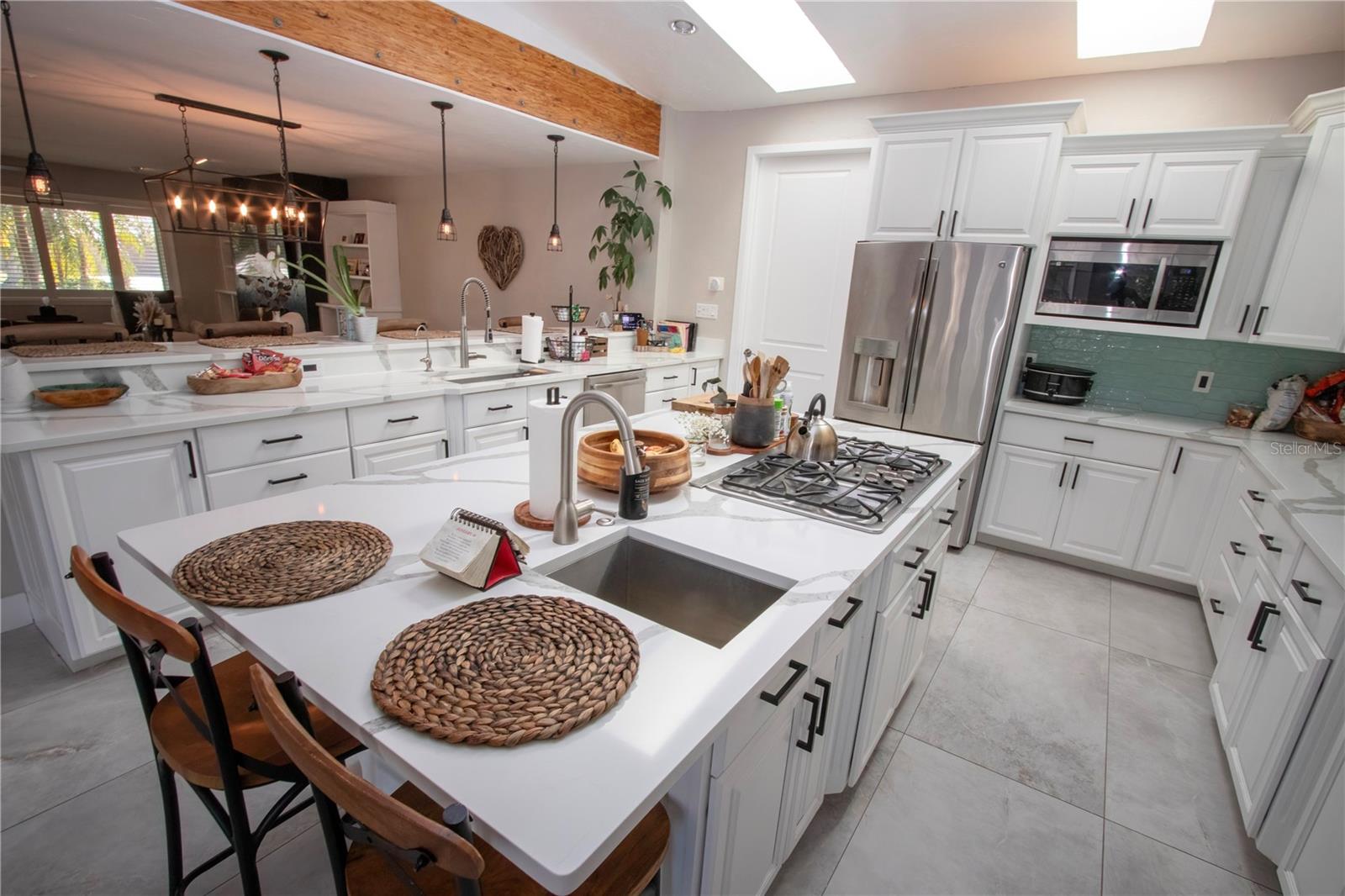 4517 N LAKE DR, SARASOTA, FL, 34232