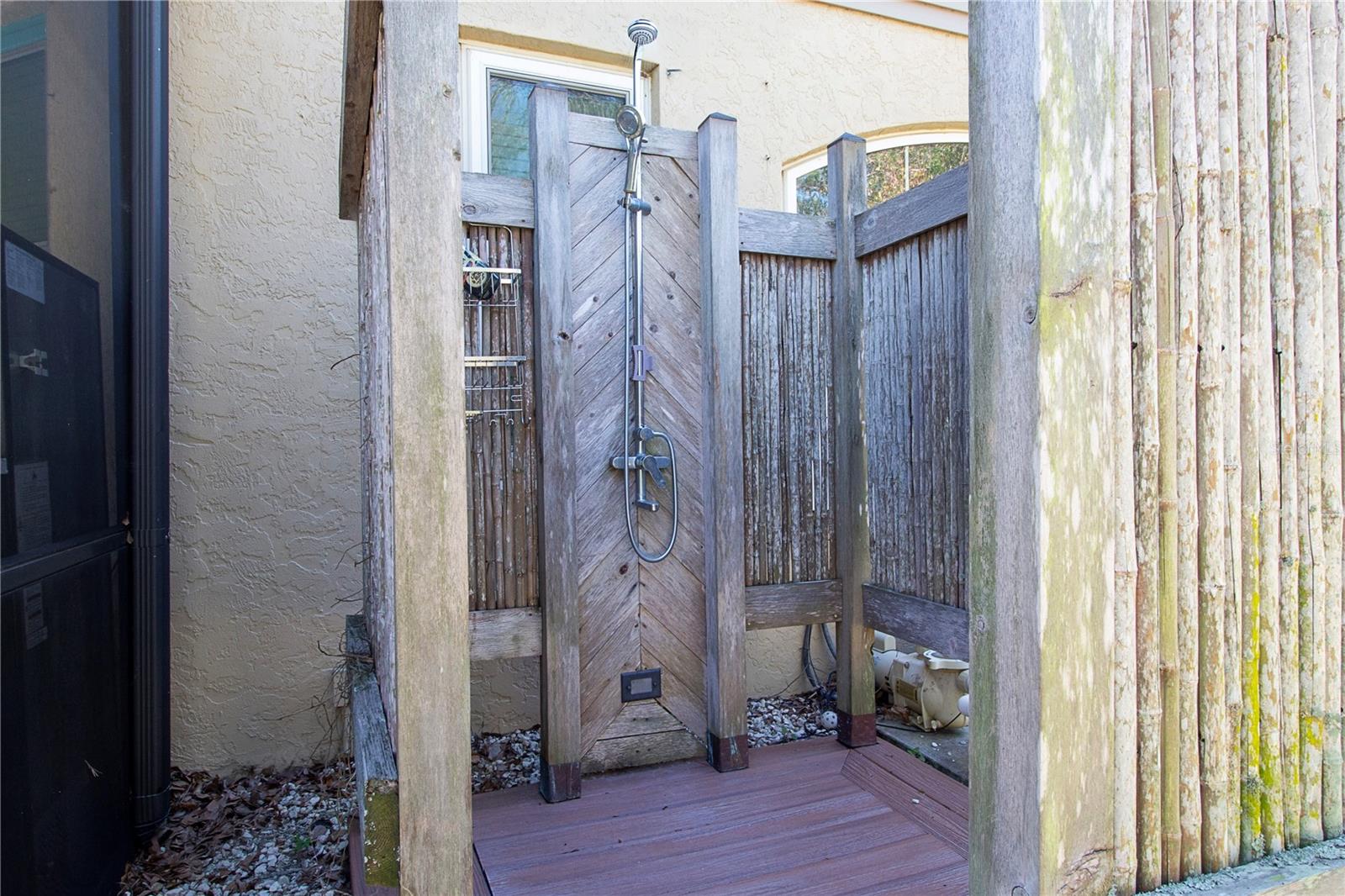 4517 N LAKE DR, SARASOTA, FL, 34232