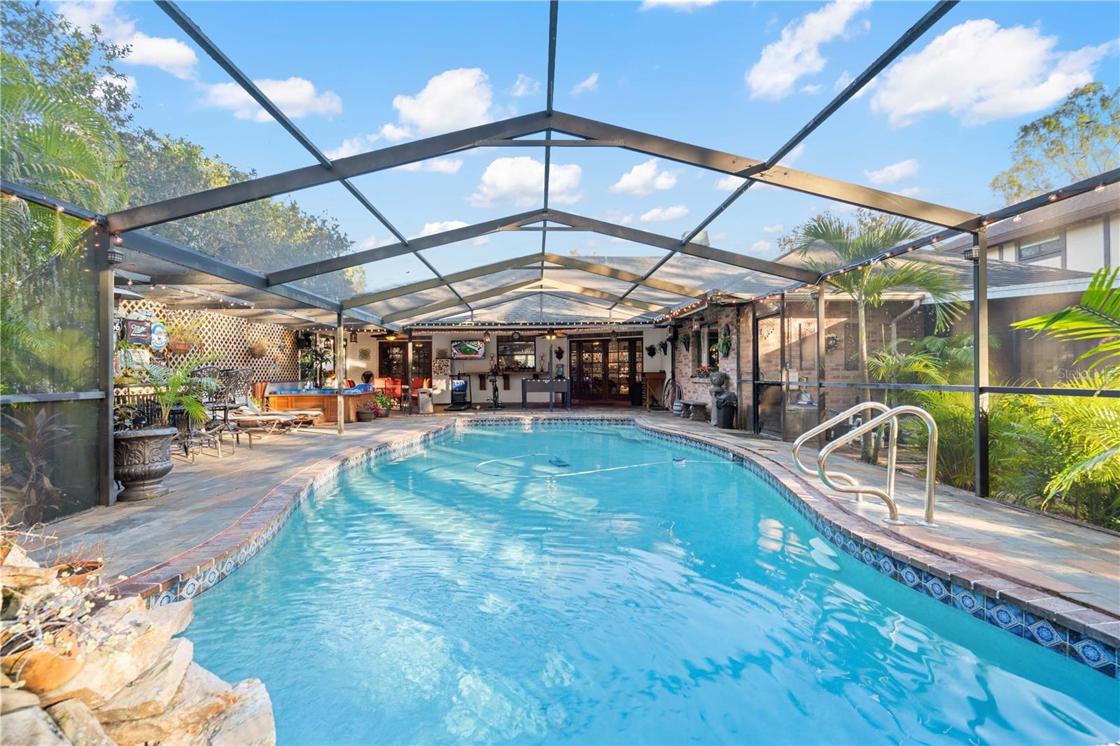 14926 LAKE FOREST DR, LUTZ, FL, 33559