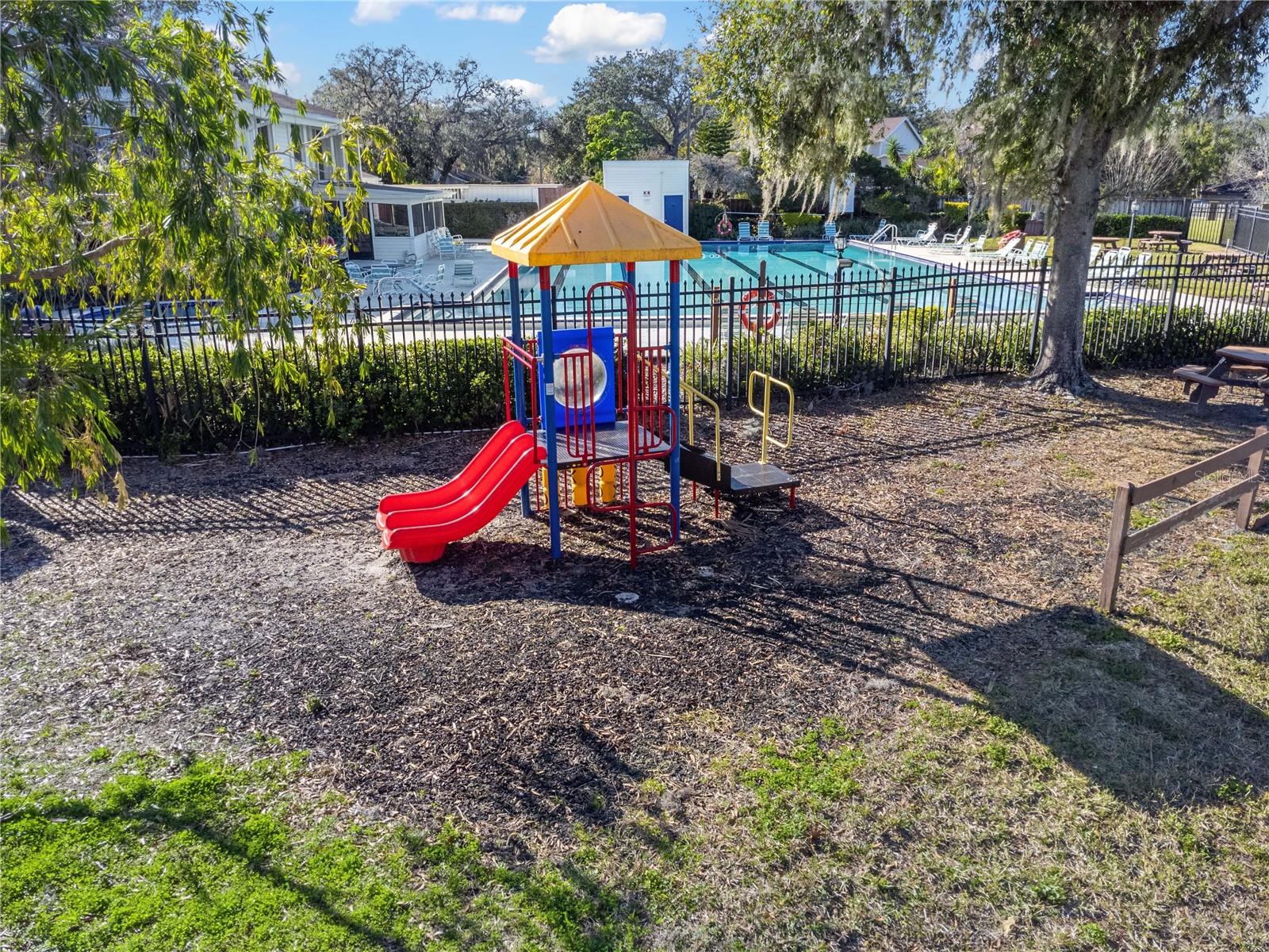 14926 LAKE FOREST DR, LUTZ, FL, 33559