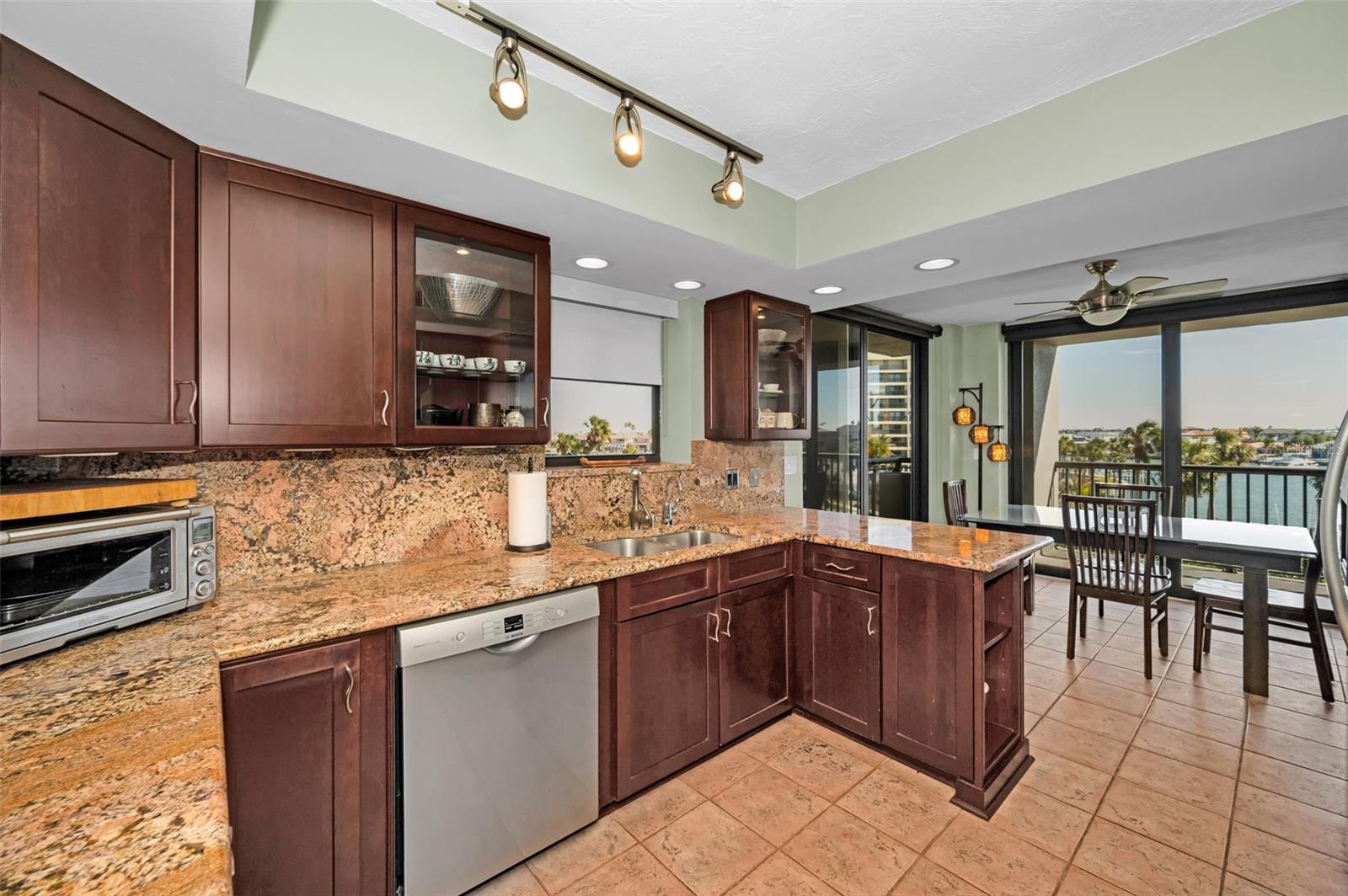 1660 GULF BLVD #307, CLEARWATER BEACH, FL, 33767