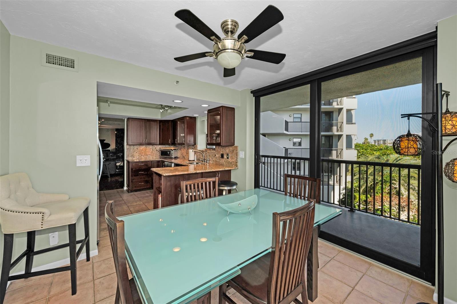1660 GULF BLVD #307, CLEARWATER BEACH, FL, 33767