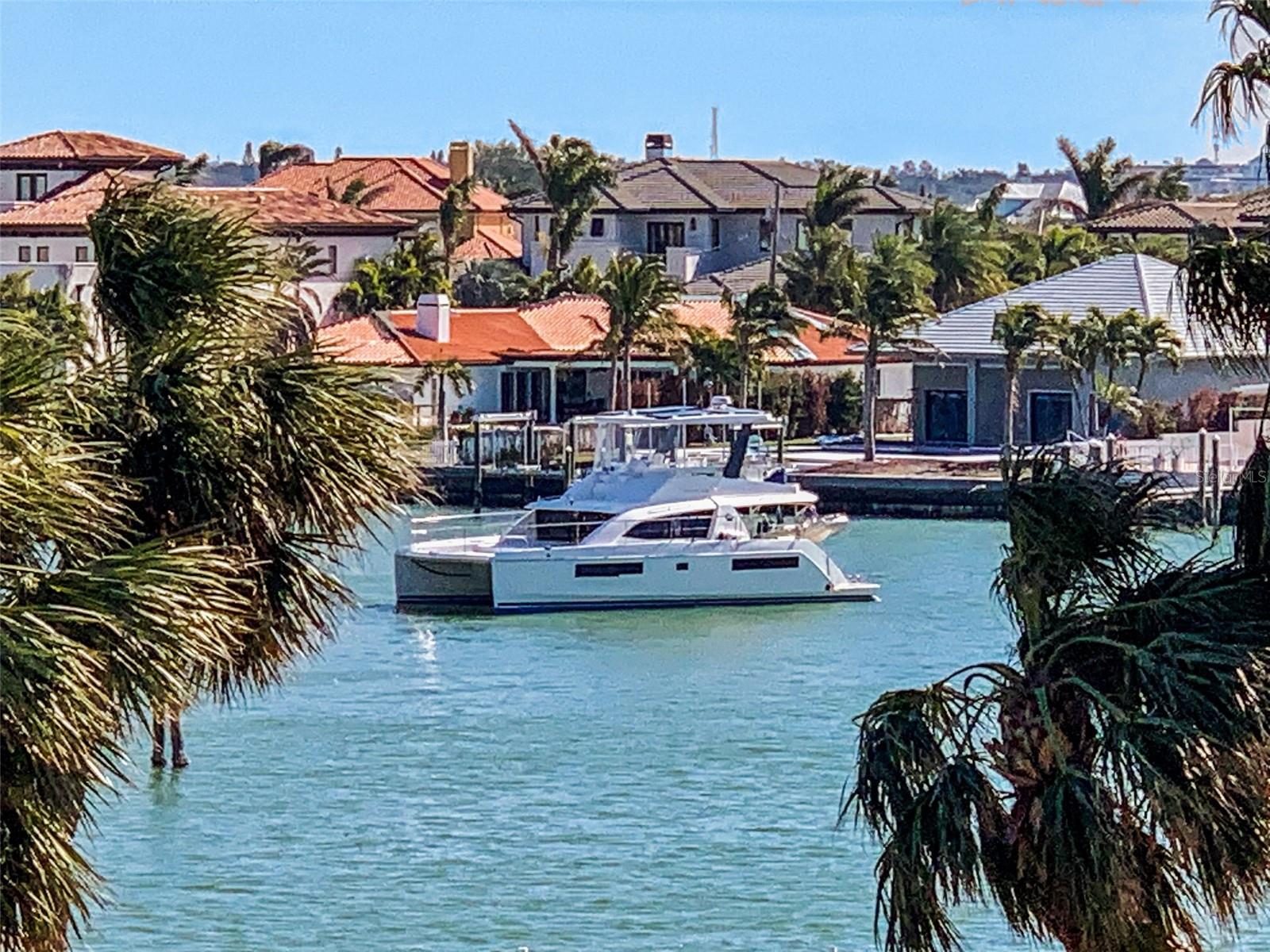 1660 GULF BLVD #307, CLEARWATER BEACH, FL, 33767