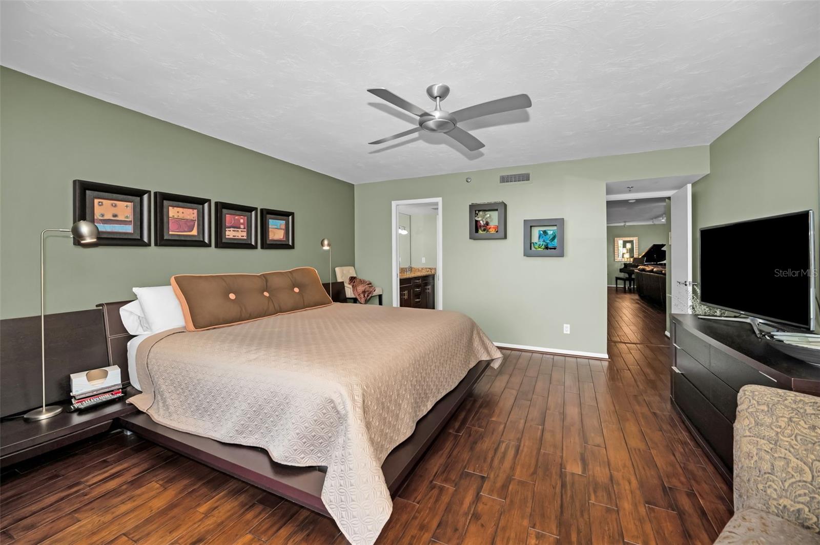 1660 GULF BLVD #307, CLEARWATER BEACH, FL, 33767