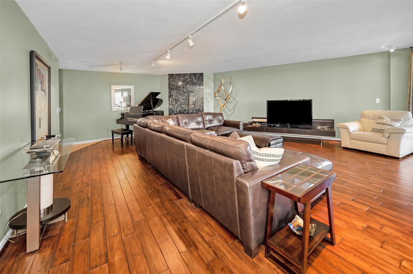 1660 GULF BLVD #307, CLEARWATER BEACH, FL, 33767