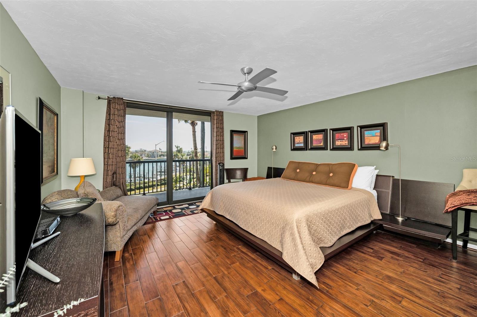 1660 GULF BLVD #307, CLEARWATER BEACH, FL, 33767