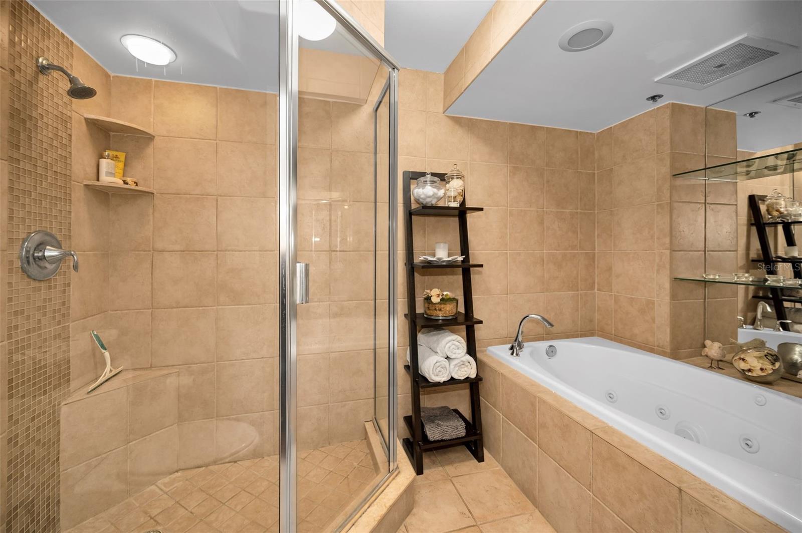 1660 GULF BLVD #307, CLEARWATER BEACH, FL, 33767