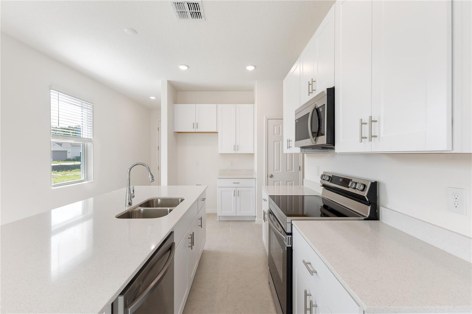 738 LEMON AVE, FRUITLAND PARK, FL, 34731