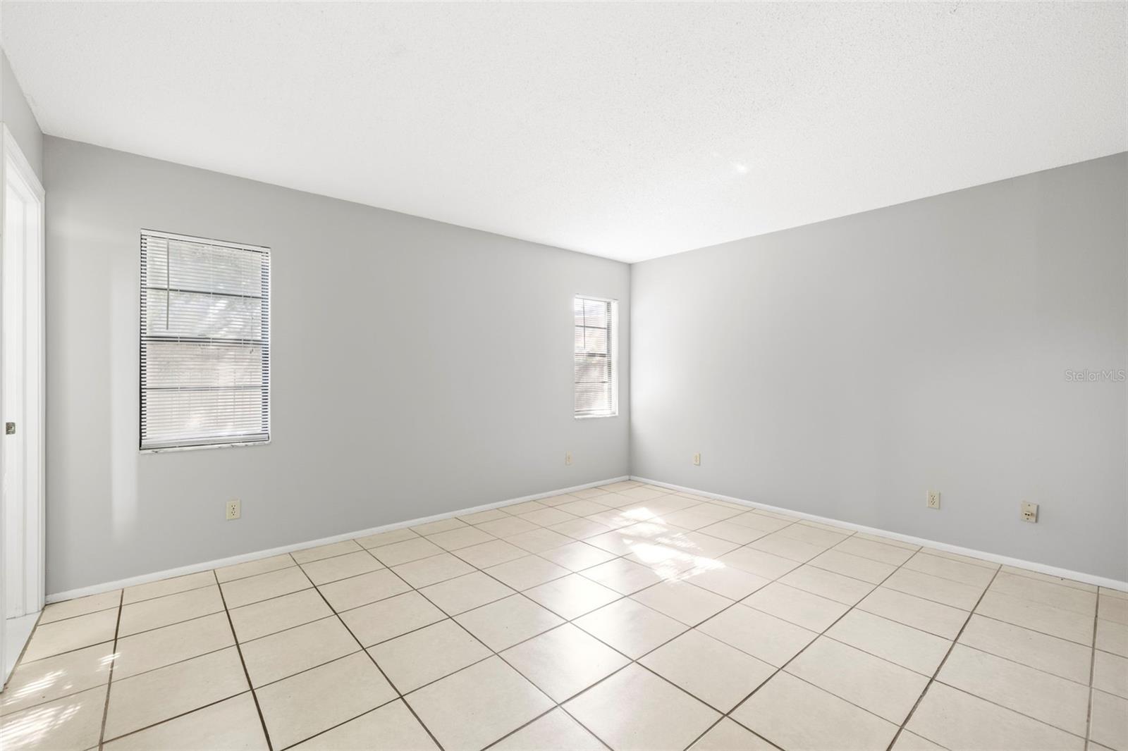 1054 OAKWOOD DR, DUNEDIN, FL, 34698