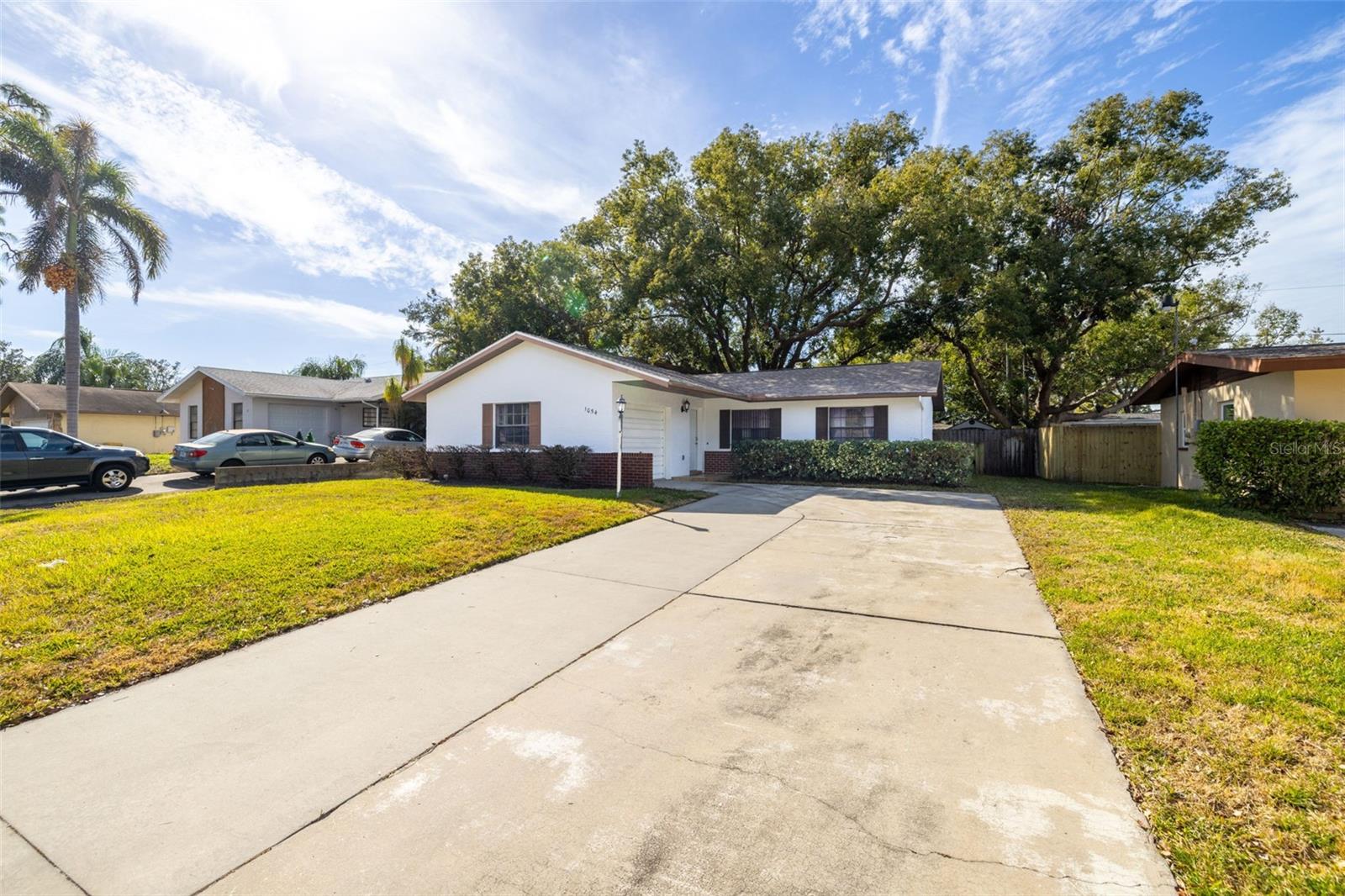 1054 OAKWOOD DR, DUNEDIN, FL, 34698