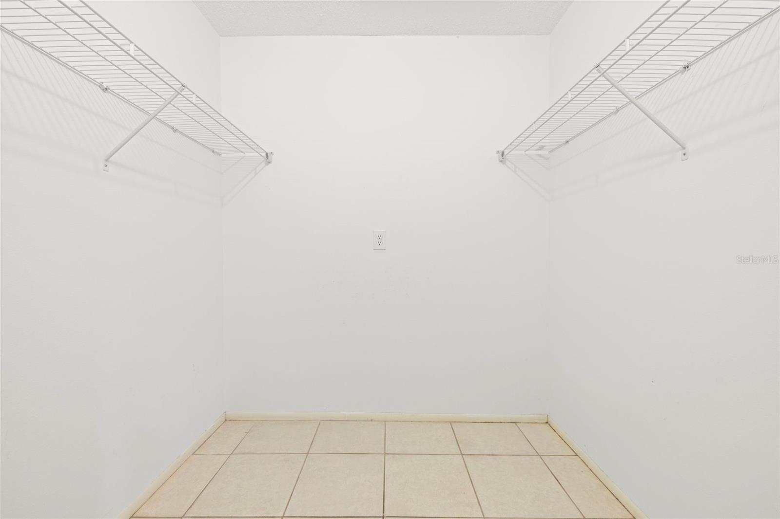 1054 OAKWOOD DR, DUNEDIN, FL, 34698