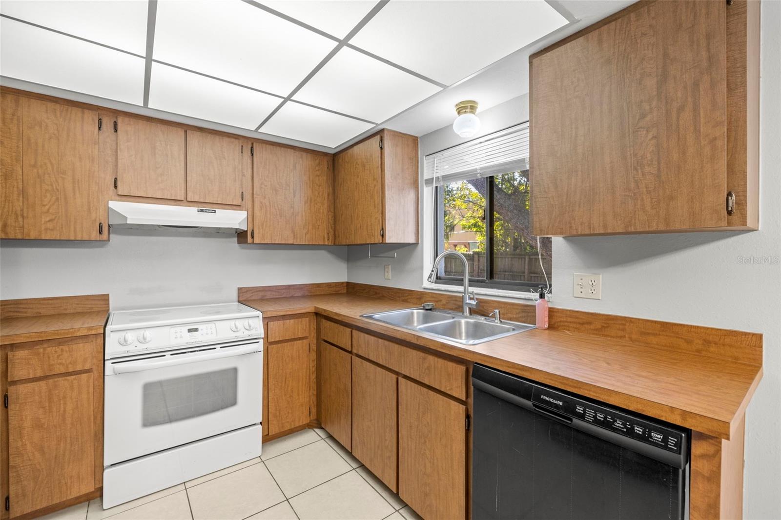 1054 OAKWOOD DR, DUNEDIN, FL, 34698