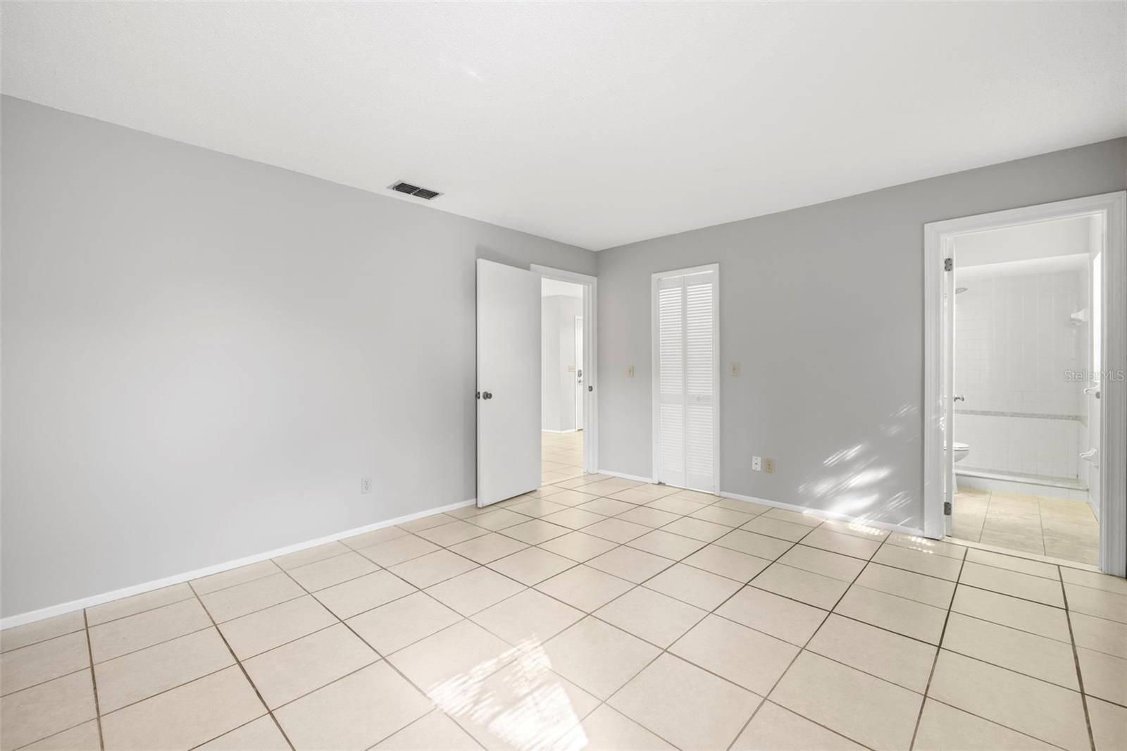 1054 OAKWOOD DR, DUNEDIN, FL, 34698