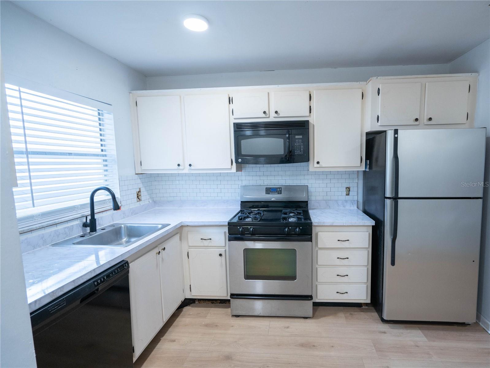 100 EL CAMINO DR #102, WINTER HAVEN, FL, 33884