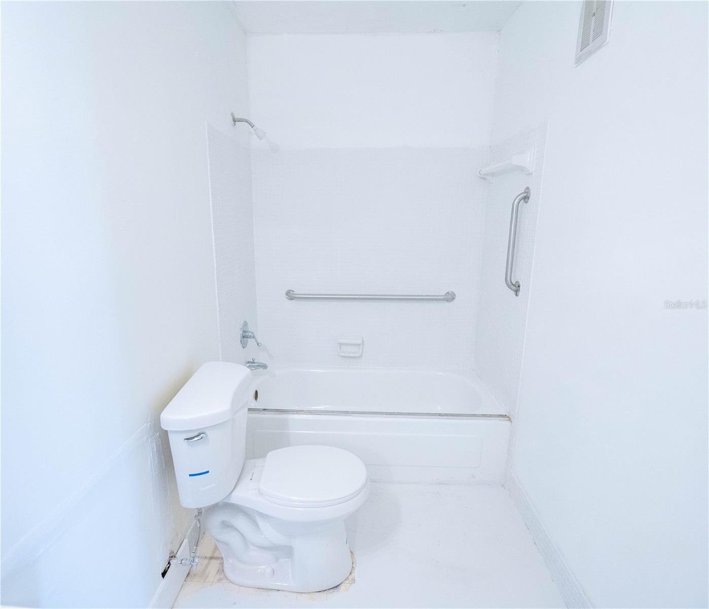 100 EL CAMINO DR #102, WINTER HAVEN, FL, 33884