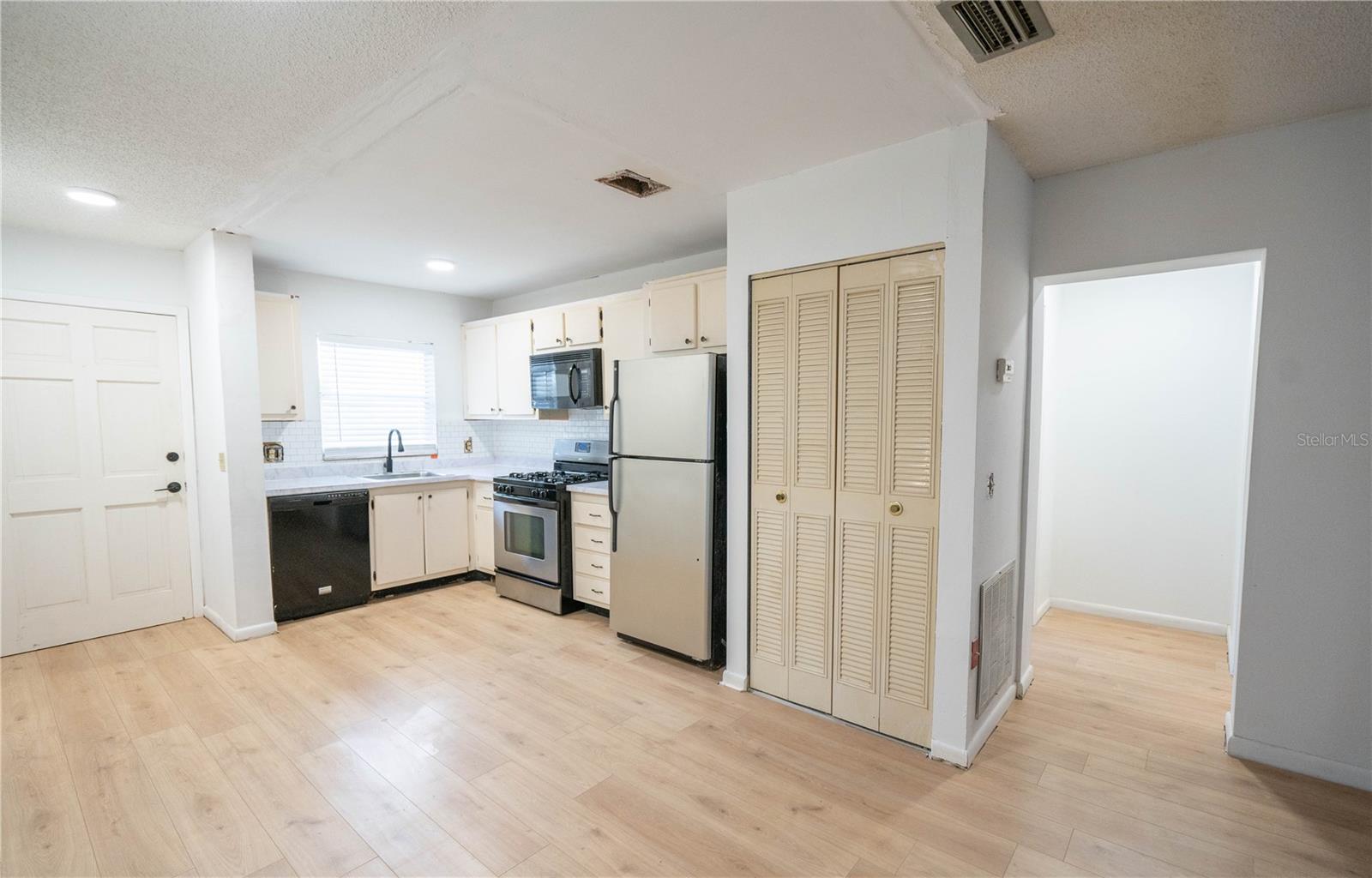 100 EL CAMINO DR #102, WINTER HAVEN, FL, 33884