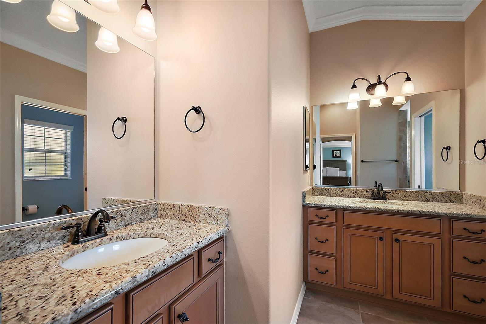 2196 ABBEY WAY, THE VILLAGES, FL, 32162
