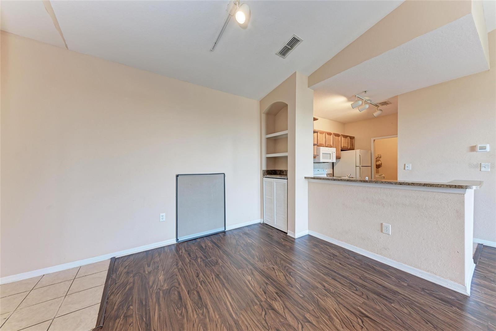 8335 38TH STREET CIR E #303, SARASOTA, FL, 34243