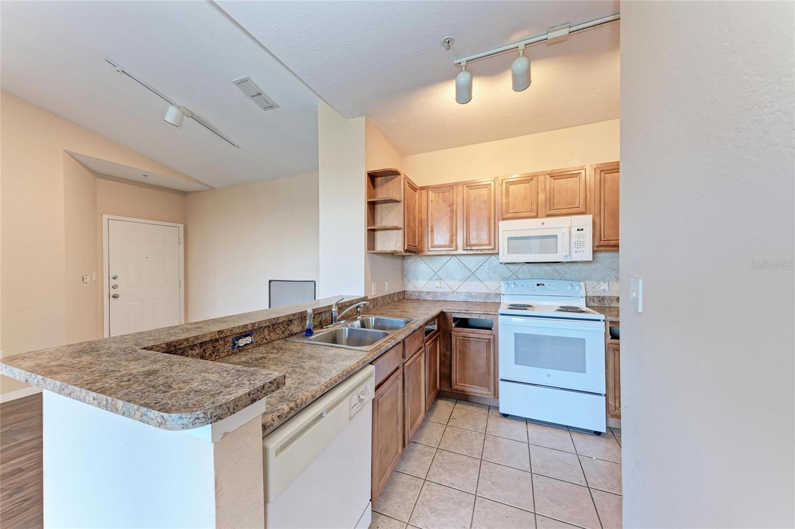 8335 38TH STREET CIR E #303, SARASOTA, FL, 34243