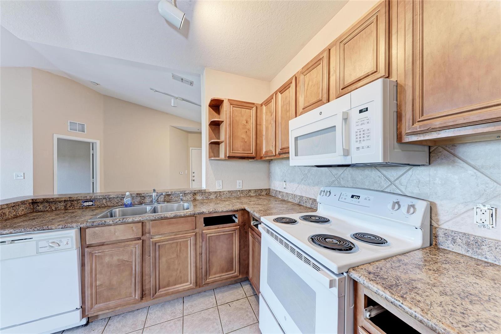 8335 38TH STREET CIR E #303, SARASOTA, FL, 34243