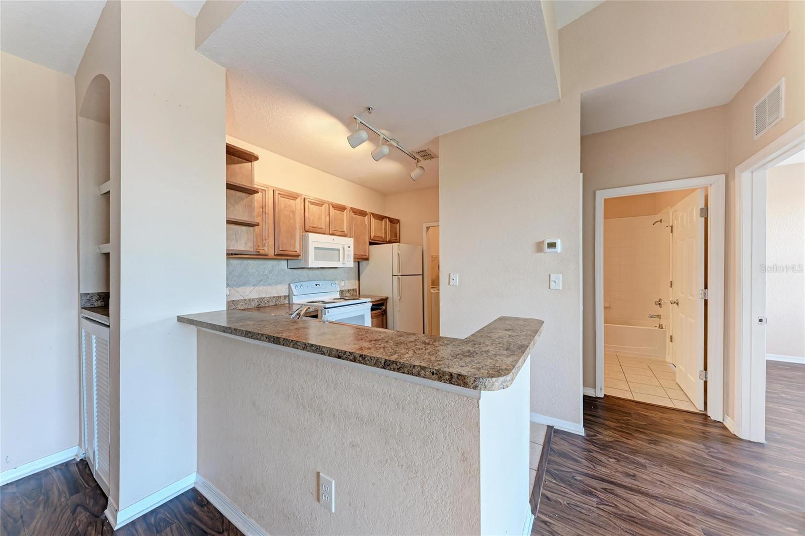 8335 38TH STREET CIR E #303, SARASOTA, FL, 34243