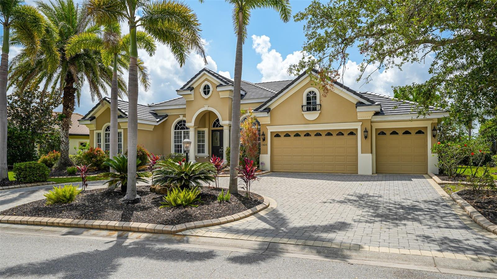 13616 LEGENDS WALK TER, LAKEWOOD RANCH, FL, 34202