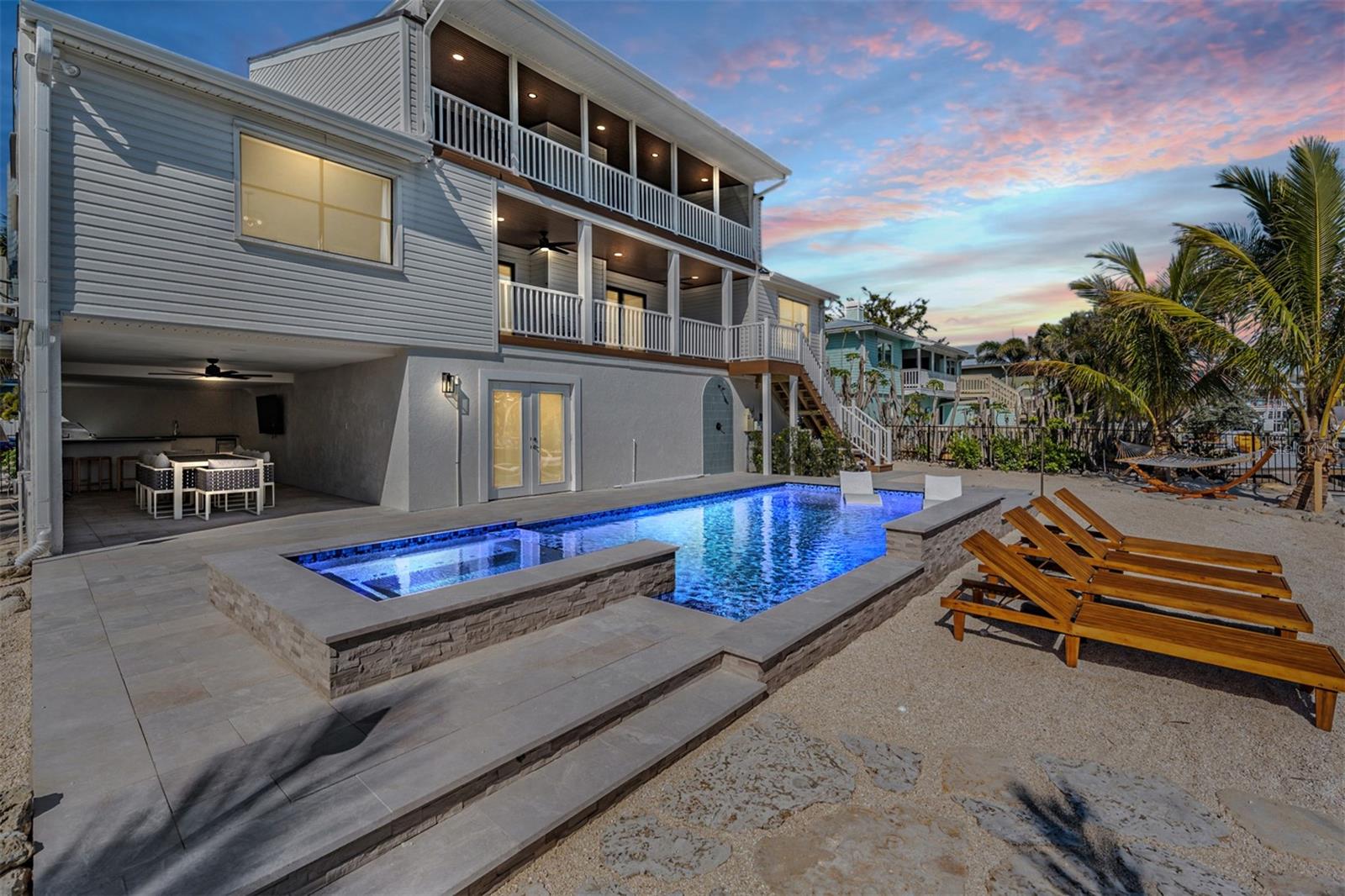 519 LOQUAT DR, ANNA MARIA, FL, 34216