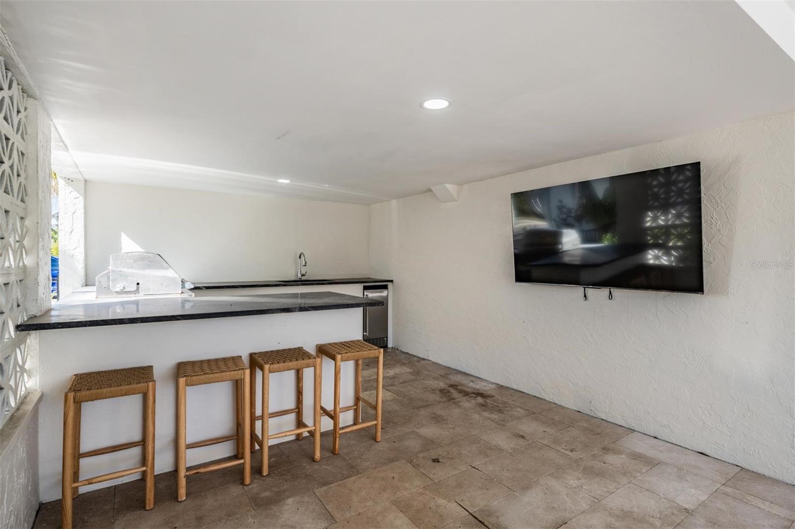 519 LOQUAT DR, ANNA MARIA, FL, 34216