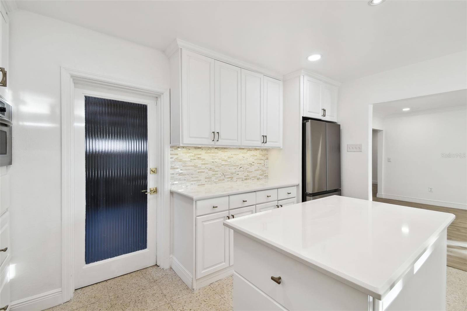 201 S SHORE CREST DR, TAMPA, FL, 33609