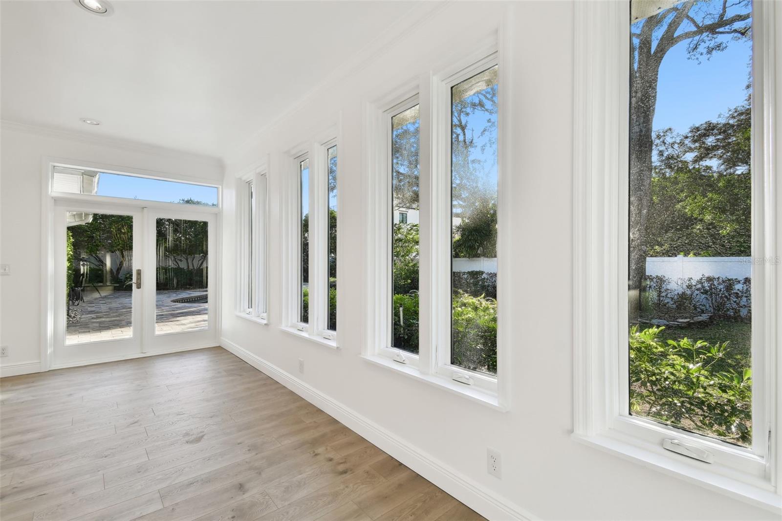 201 S SHORE CREST DR, TAMPA, FL, 33609