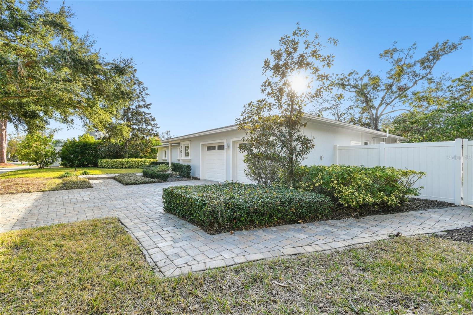 201 S SHORE CREST DR, TAMPA, FL, 33609