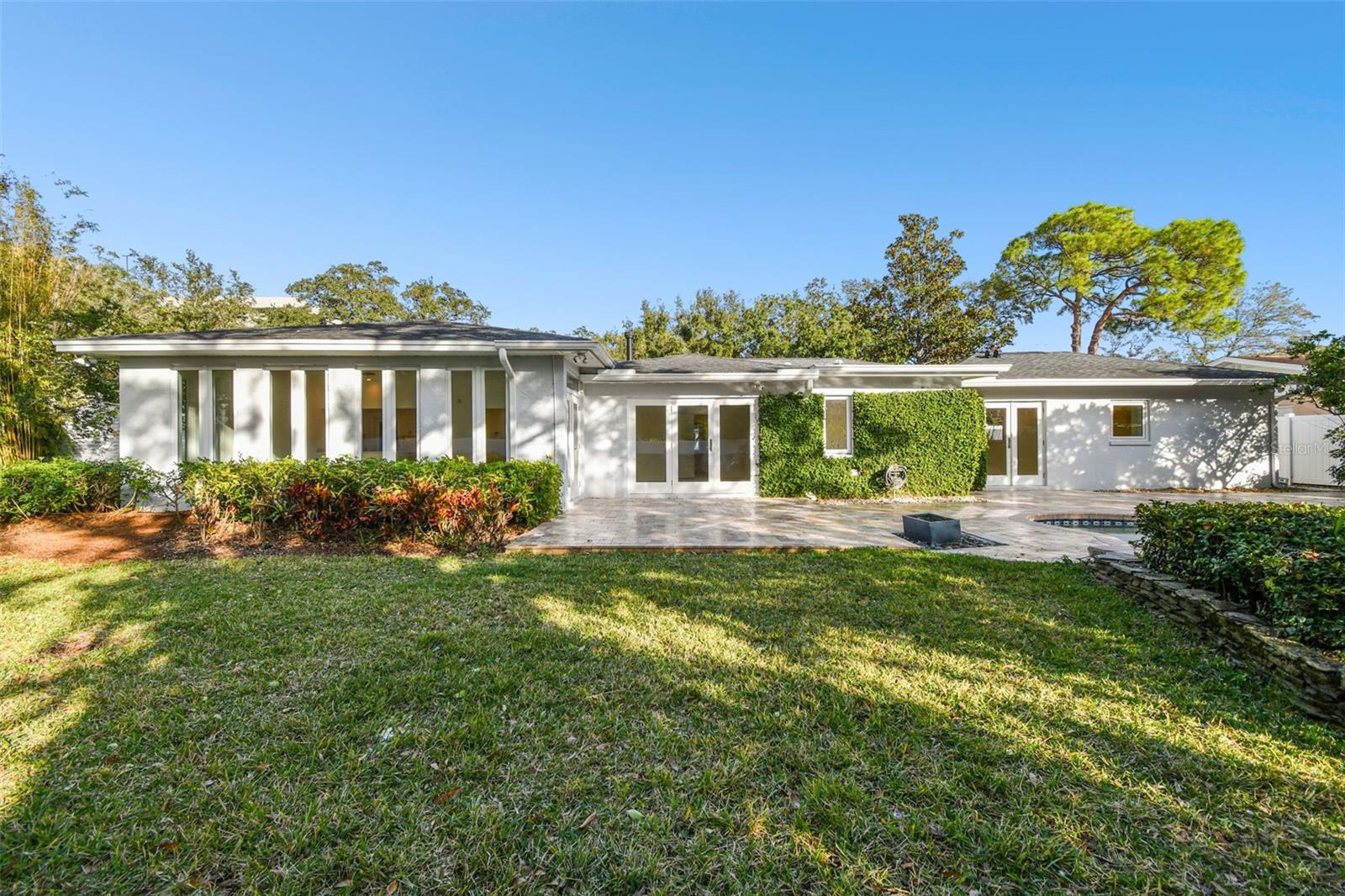 201 S SHORE CREST DR, TAMPA, FL, 33609