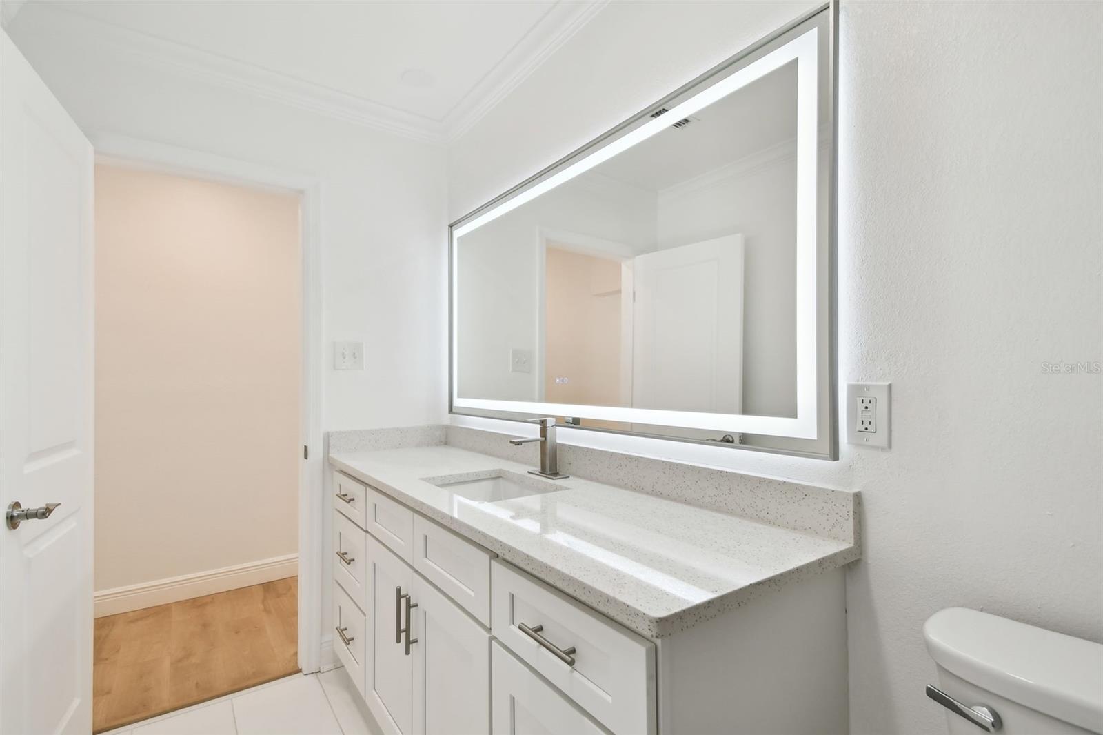 201 S SHORE CREST DR, TAMPA, FL, 33609