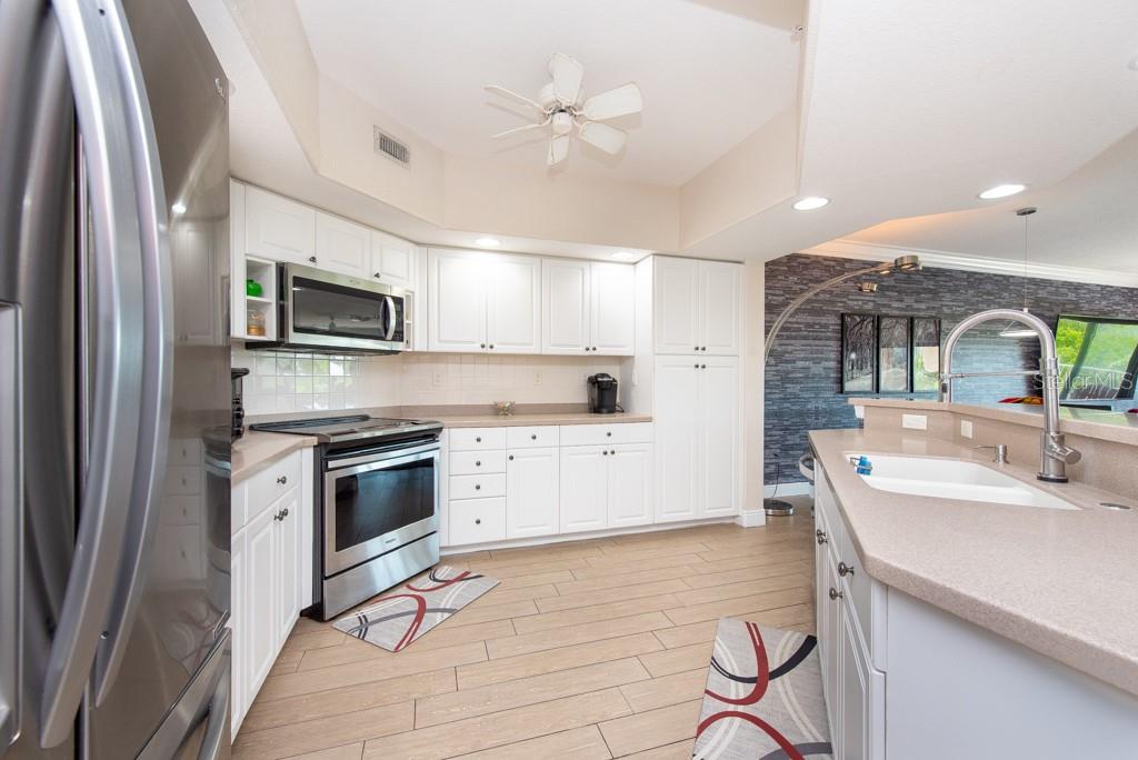 1695 PINELLAS BAYWAY S #E4, TIERRA VERDE, FL, 33715