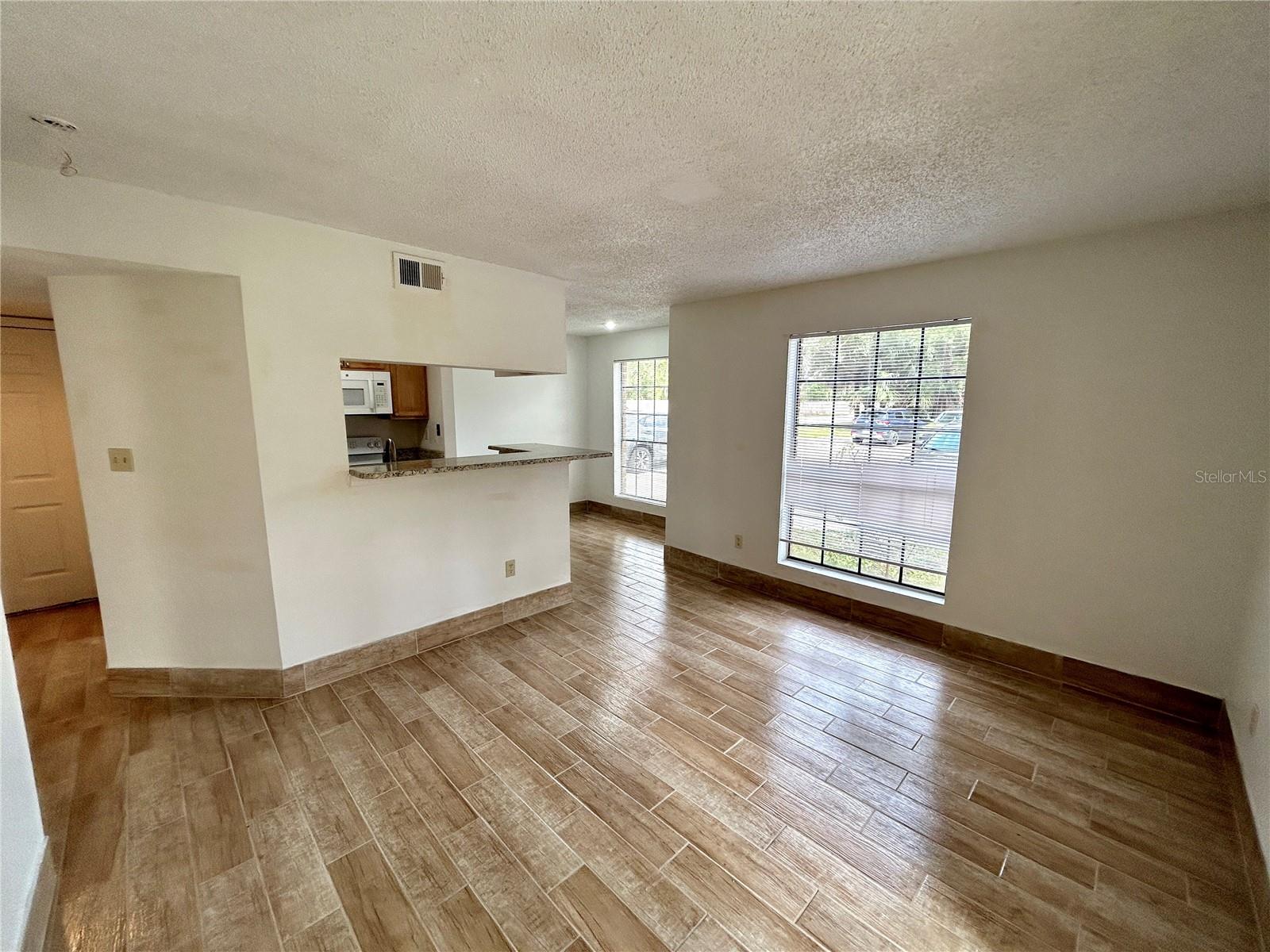 8758 MALLARD RESERVE DR #102, TAMPA, FL, 33614