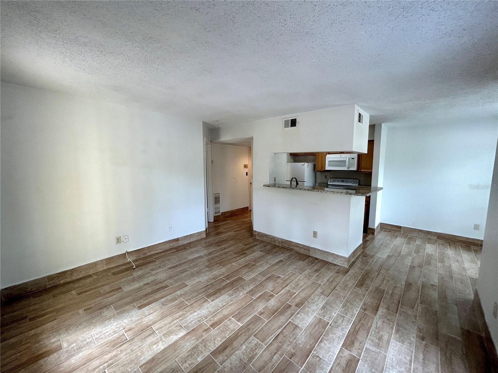 8758 MALLARD RESERVE DR #102, TAMPA, FL, 33614