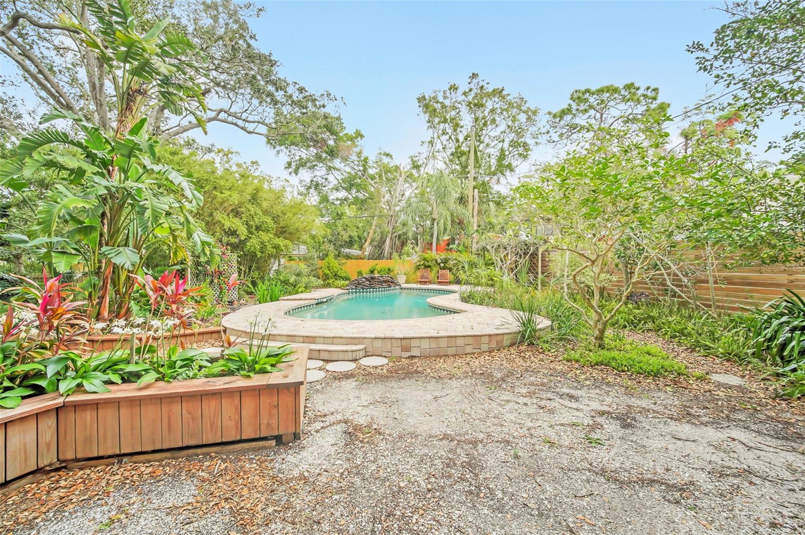 751 PINELLAS POINT DR S, ST PETERSBURG, FL, 33705