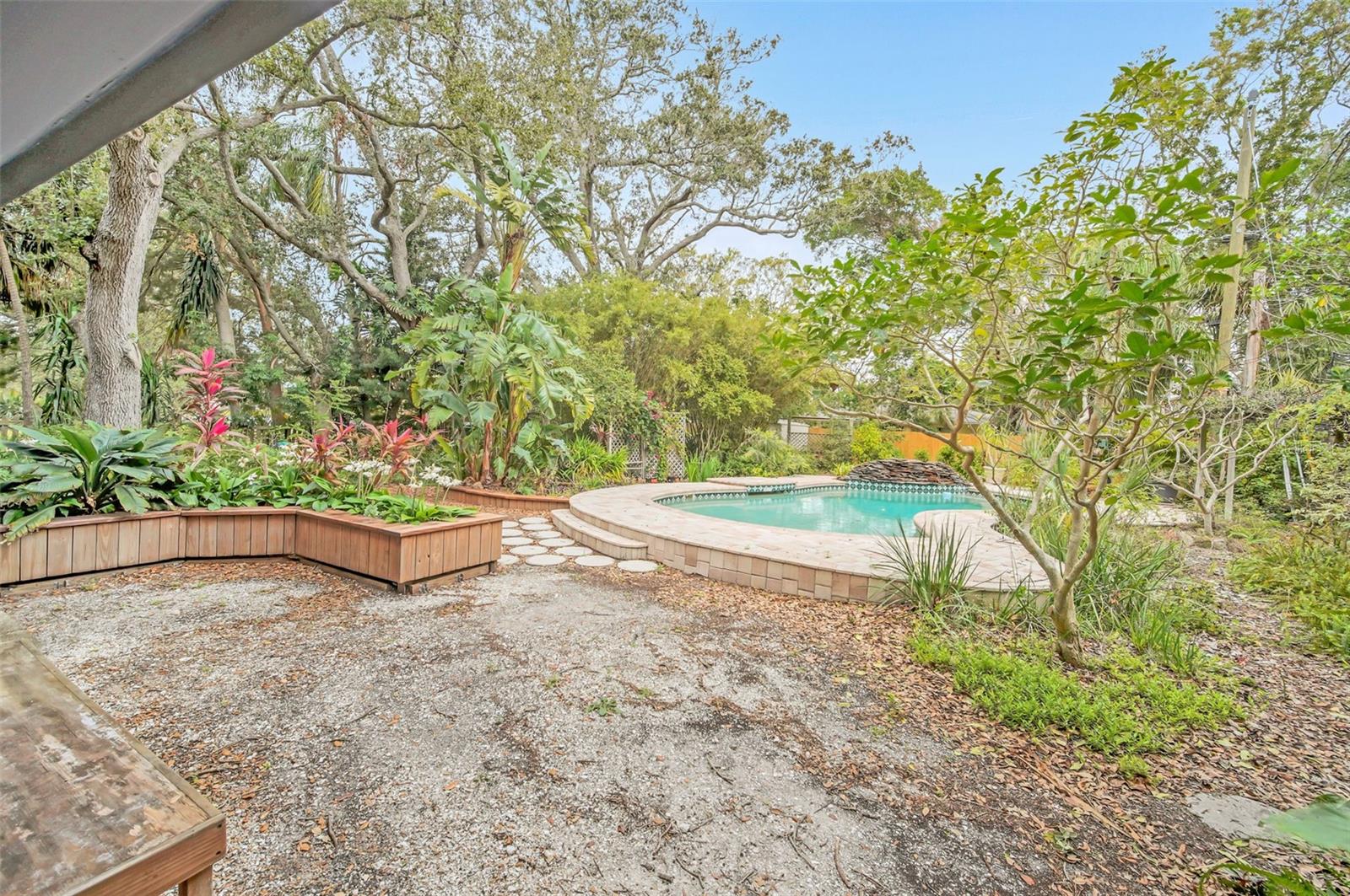 751 PINELLAS POINT DR S, ST PETERSBURG, FL, 33705