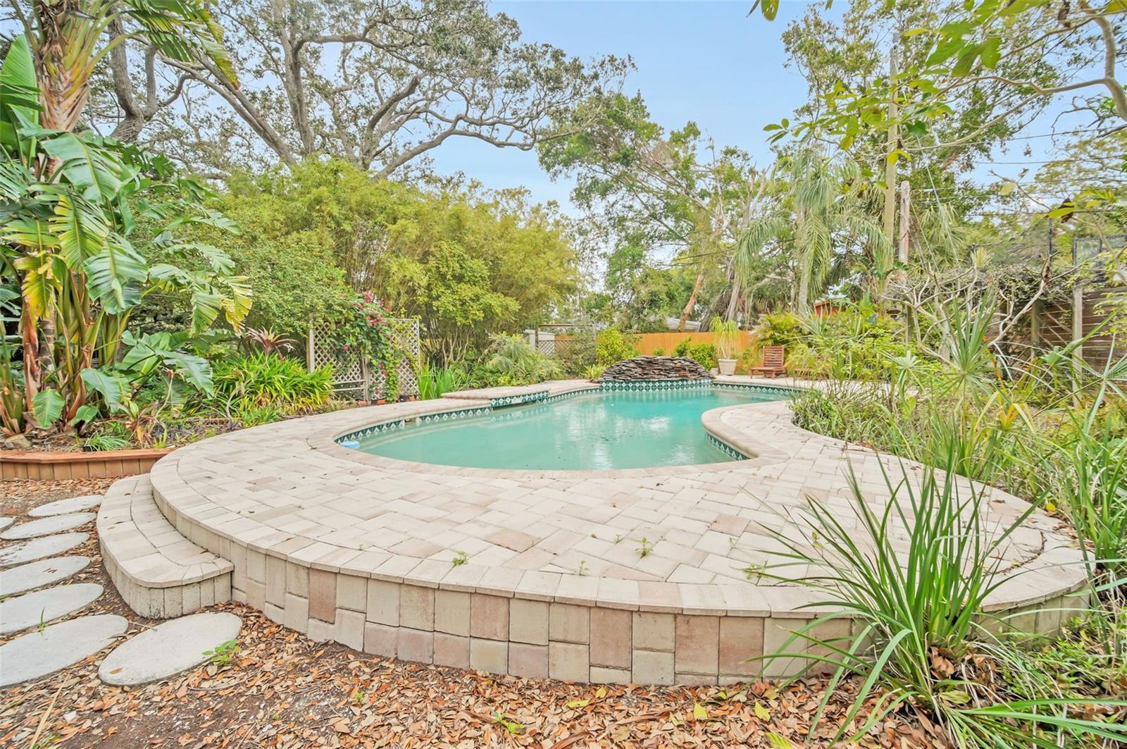 751 PINELLAS POINT DR S, ST PETERSBURG, FL, 33705