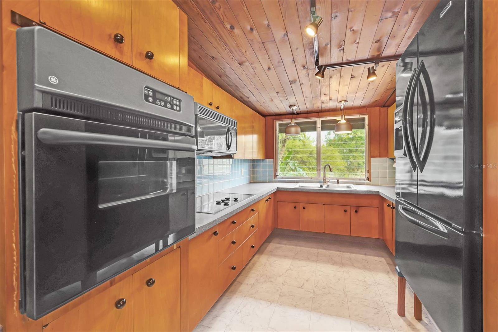 751 PINELLAS POINT DR S, ST PETERSBURG, FL, 33705