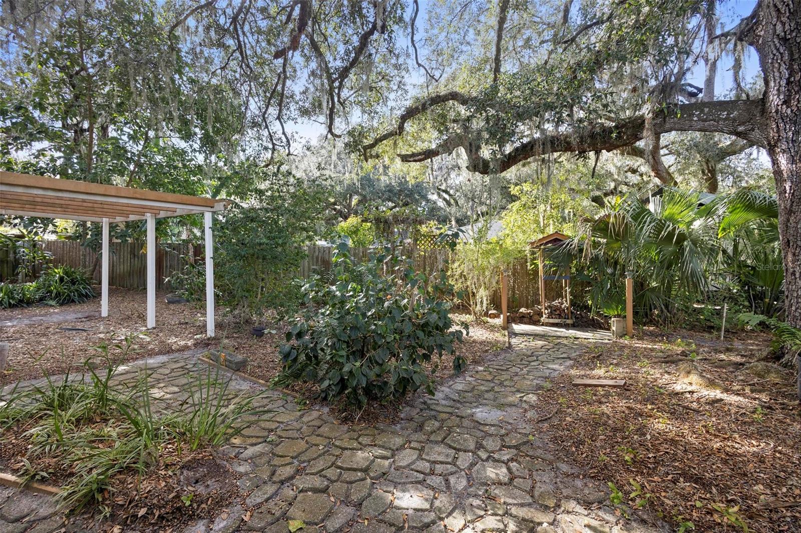 847 LAKE CHARM DR, OVIEDO, FL, 32765