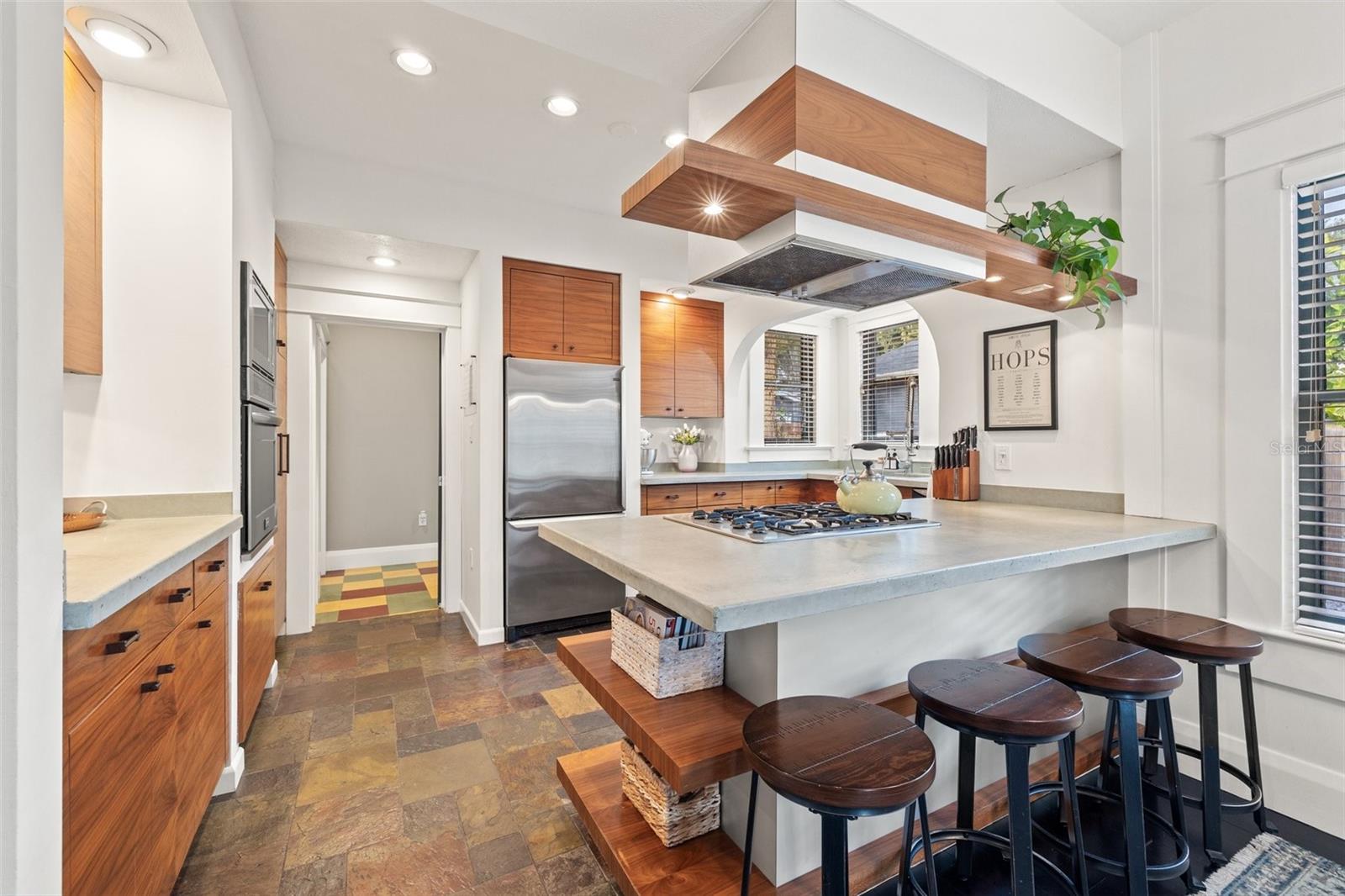 117 W FERN ST, TAMPA, FL, 33604
